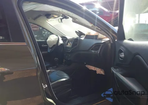 2019 Jeep Cherokee Latitude Plus 4X4 from USA, damaged, VIN 1C4PJMLB2KD212054